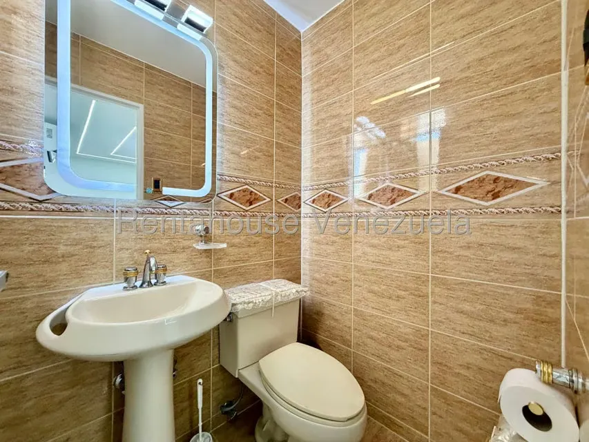 Apartamento (1 Nivel) en Venta en La Urbina, Distrito Metropolitano - 28