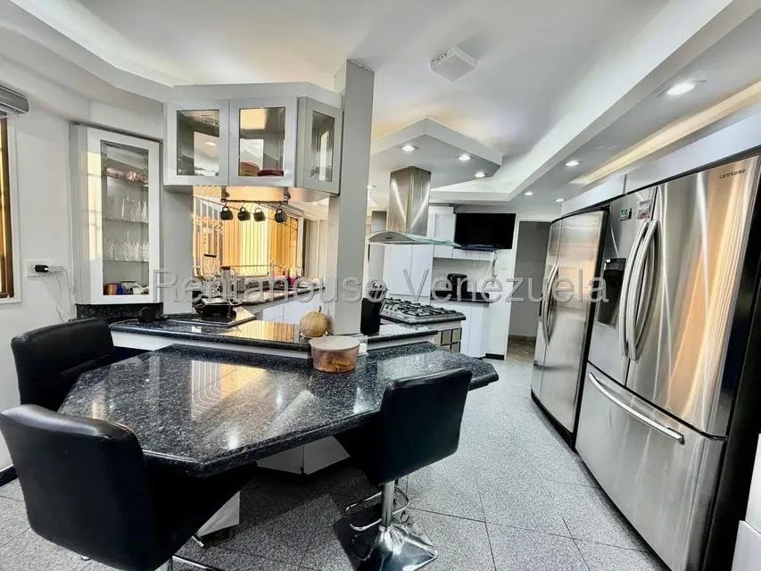 Apartamento (1 Nivel) en Venta en La Urbina, Distrito Metropolitano - 7