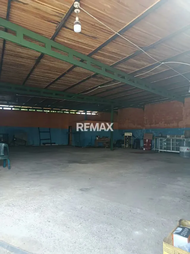 Vende galpón de 234 M2 ubicado en Brisas del aeropuerto, ideal para trabajos individuales, almacenamiento, , tallere - 4