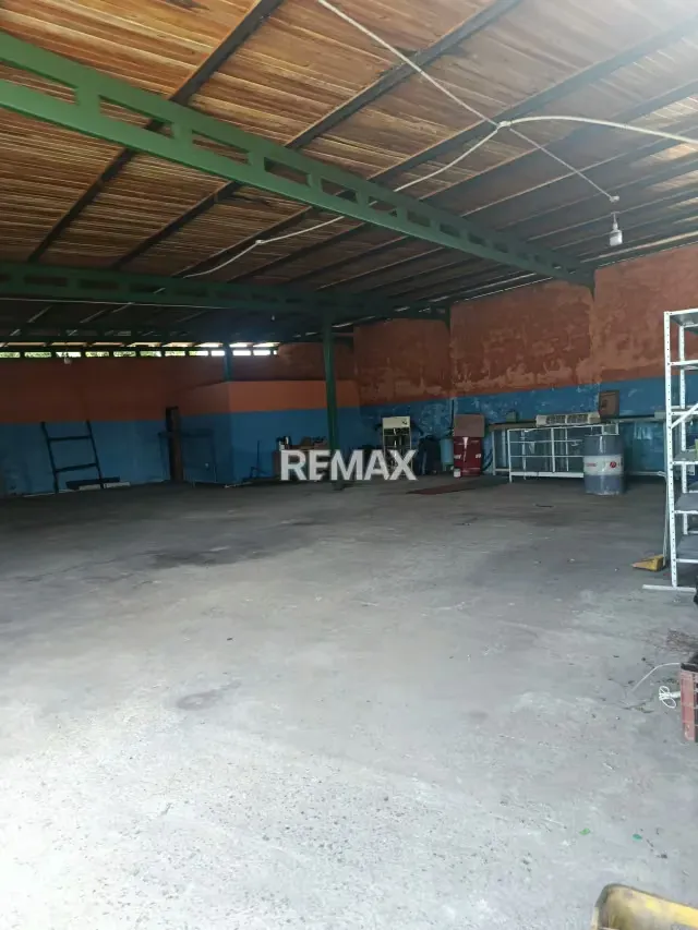 Vende galpón de 234 M2 ubicado en Brisas del aeropuerto, ideal para trabajos individuales, almacenamiento, , tallere - 6