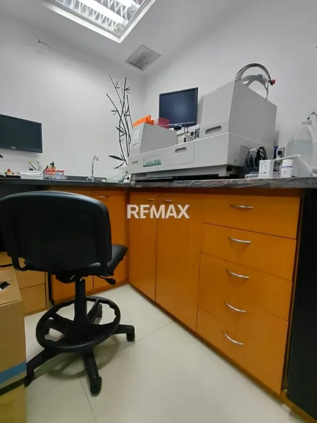 VENTA DE LOCAL COMERCIAL Y FONDO DE COMERCIO CENTRO MÉDICO DIAGNÓSTICO SABANA GRANDE, C.A. - 14