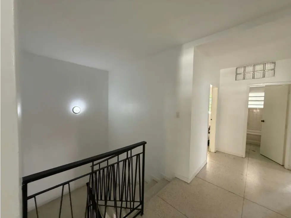 Se vende casa 980m2 7H/5B/10P Altamira - 9