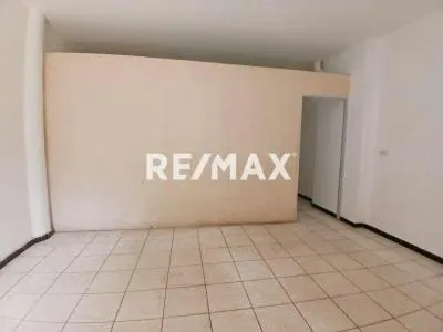 Se Alquila Local Comercial en Excelente zona Comercial de Coro Edo Falcón - 3
