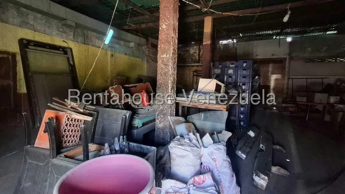 Local Comercial en Venta en Avenida Libertador, Lara - 24
