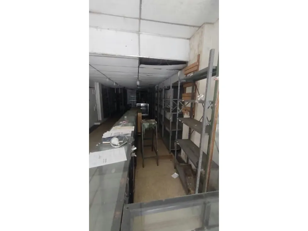 EN VENTA LOCAL COMERCIAL EN LA AV. BARALT - 3