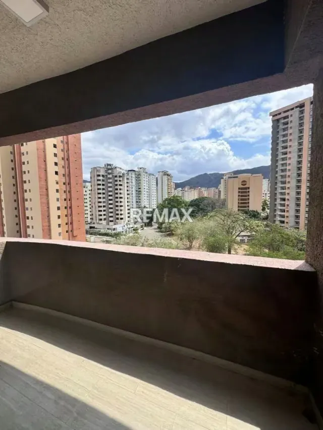 Alquiler Apartamento Semi-amoblado con planta electrica TOTAL Res. Agua Viva La Trigalena piso 4 - 5