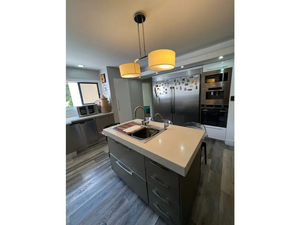 Vendo apartamento 208m2 Colinas de Valle Arriba 8620 - 6