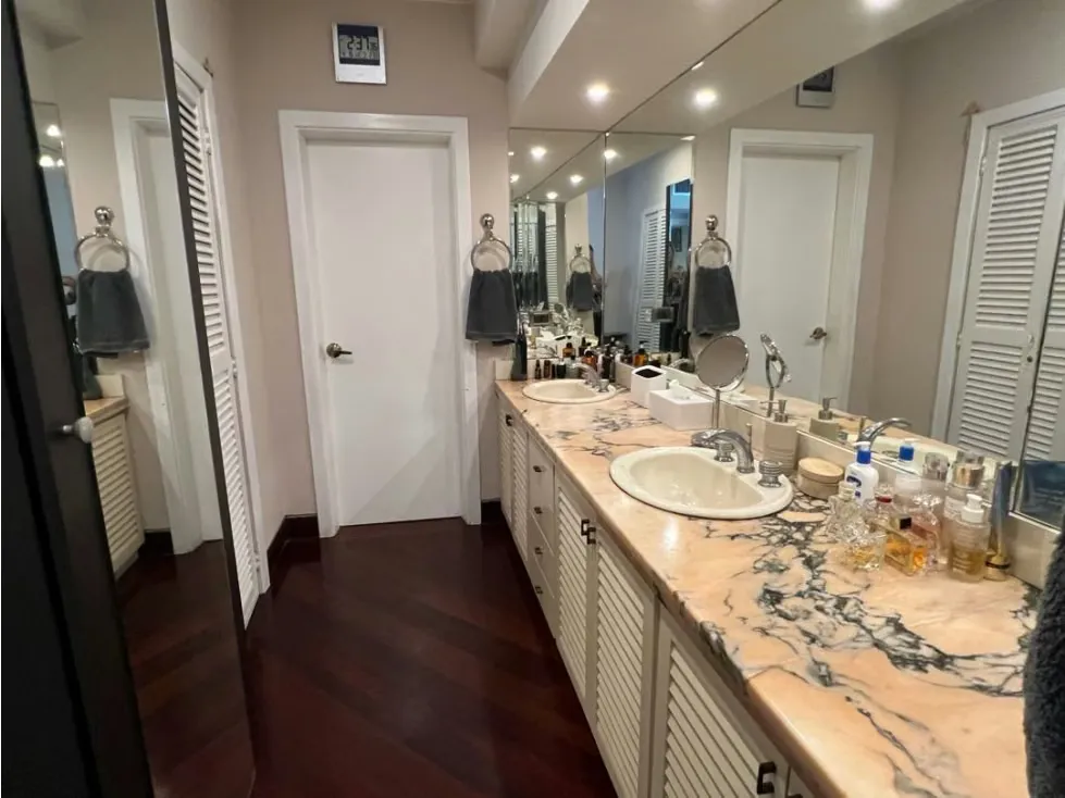Vendo apartamento 208m2 Colinas de Valle Arriba 8620 - 9