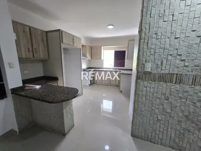 En Venta hermoso apartamento duplex en Habita Colina Av. Bolivariana
