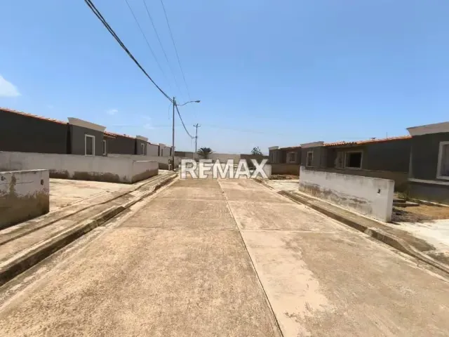 ACOGEDORA Y BIEN DISTRIBUIDA CASA EN VENTA EN PUNTA DE PIEDRAS, ISLA DE MARGARITA - 9