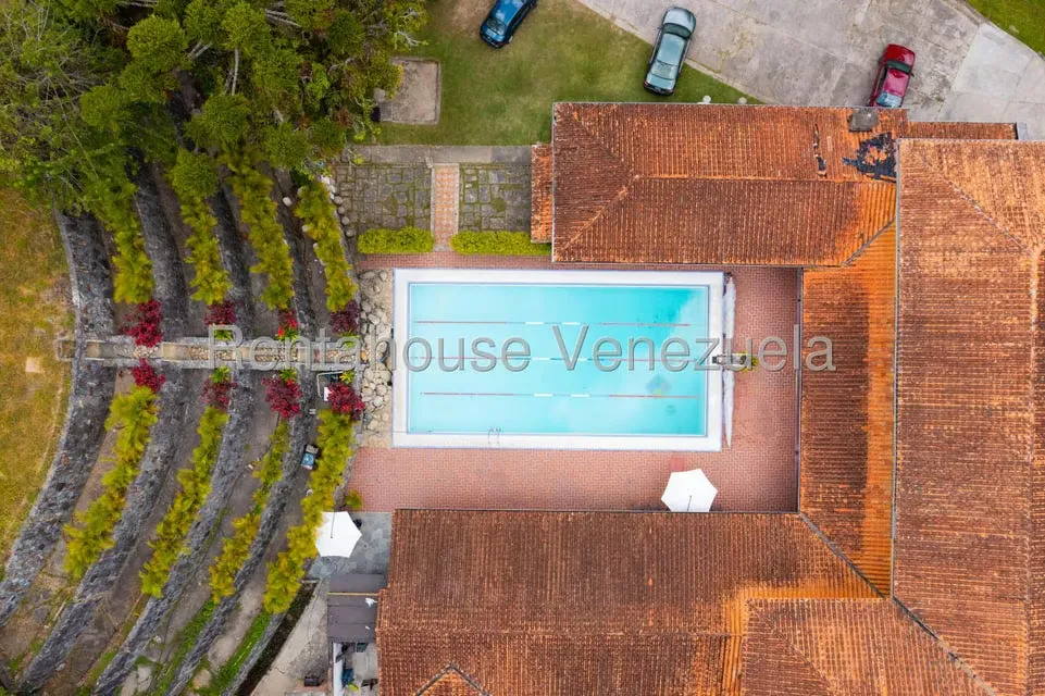 Casa (Duplex) en Venta en La Lagunita Country Club, Distrito Metropolitano - 2