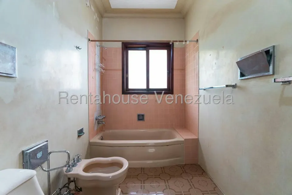Casa (Duplex) en Venta en La Lagunita Country Club, Distrito Metropolitano - 34
