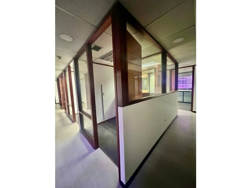 Vendo/alquilo oficina 200m2 El Rosal 8229 - 2