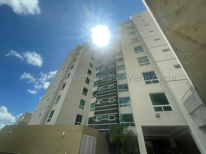 Apartamento (1 Nivel) en Venta en La Lagunita Country Club, Distrito Metropolitano - 2