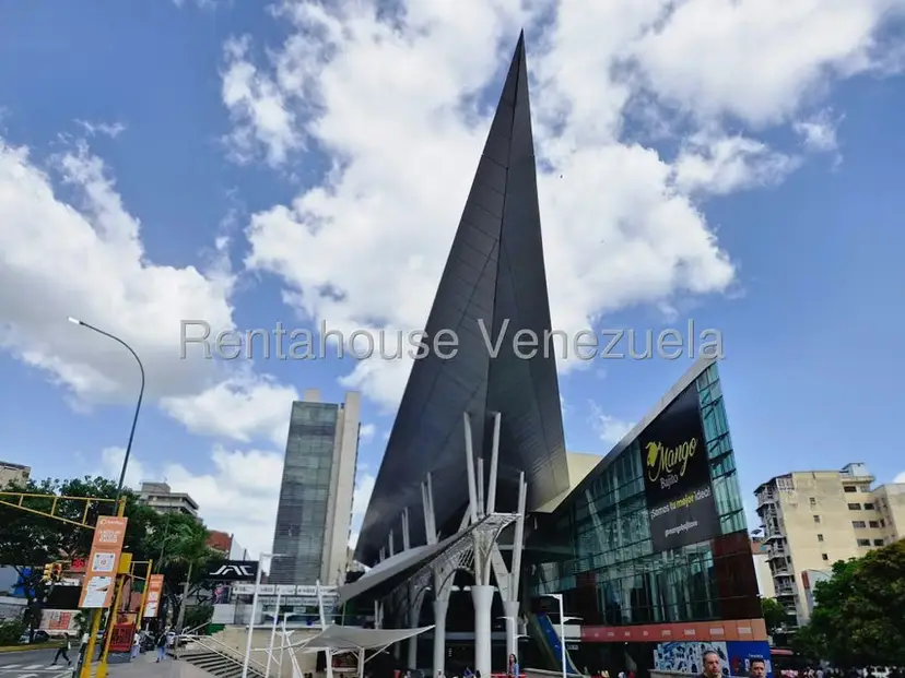 Comercial (Local Comercial) en Alquiler en Los Dos Caminos, Distrito Metropolitano