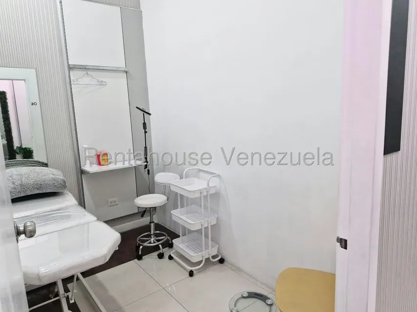 Local Comercial en Alquiler en Los Dos Caminos, Distrito Metropolitano - 14