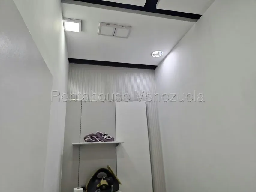 Local Comercial en Alquiler en Los Dos Caminos, Distrito Metropolitano - 16