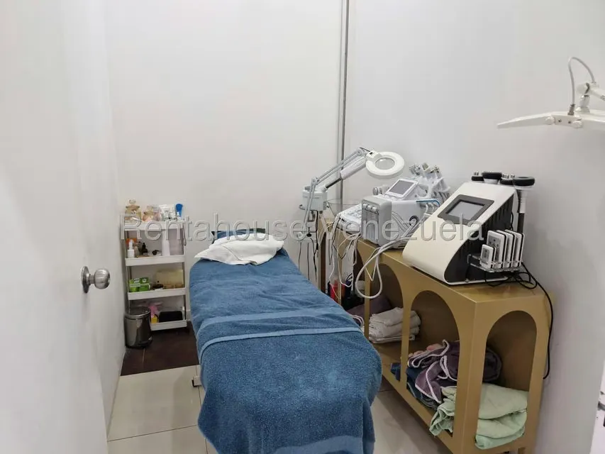 Local Comercial en Alquiler en Los Dos Caminos, Distrito Metropolitano - 17