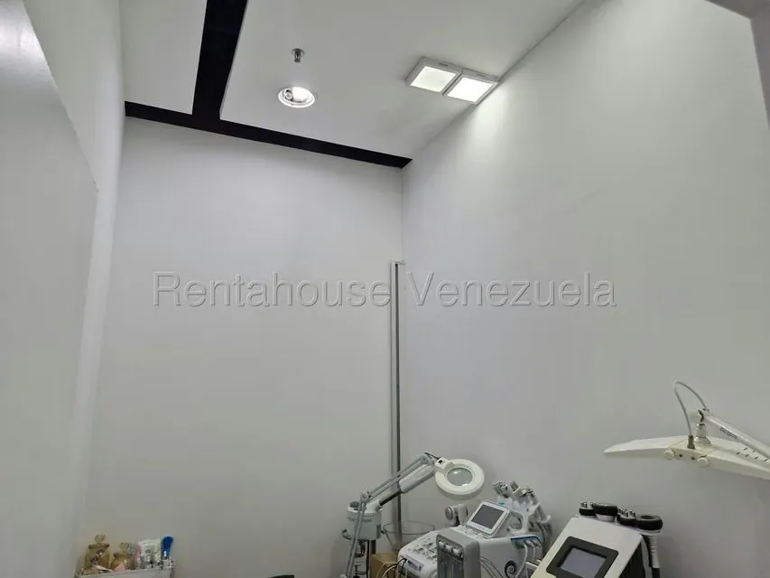 Local Comercial en Alquiler en Los Dos Caminos, Distrito Metropolitano - 18