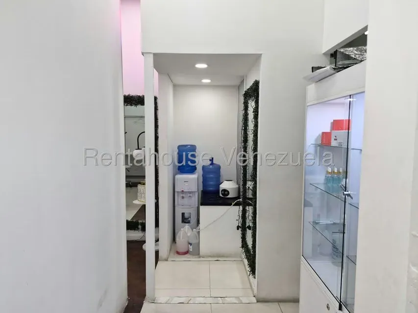 Local Comercial en Alquiler en Los Dos Caminos, Distrito Metropolitano - 8