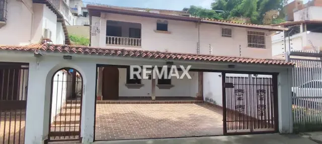 CASA PARA REMODELAR EN CALLE CERRADA LOMAS DE LA TRINIDAD - 2