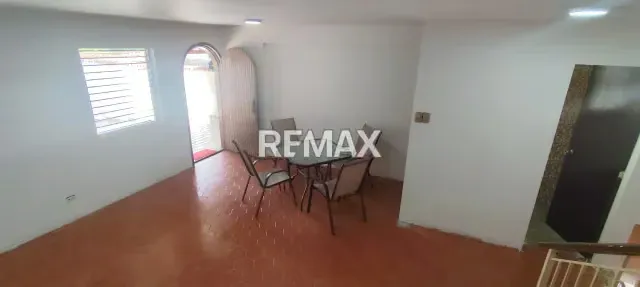 CASA PARA REMODELAR EN CALLE CERRADA LOMAS DE LA TRINIDAD - 4