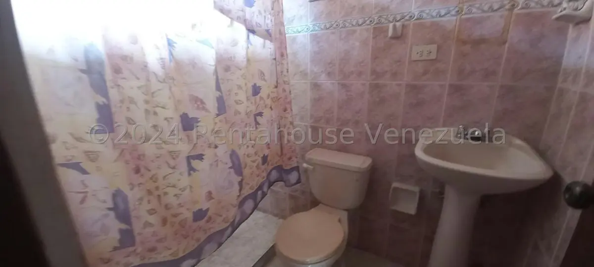 Casa (1 Nivel) en Alquiler en Avenida 4, Merida - 8