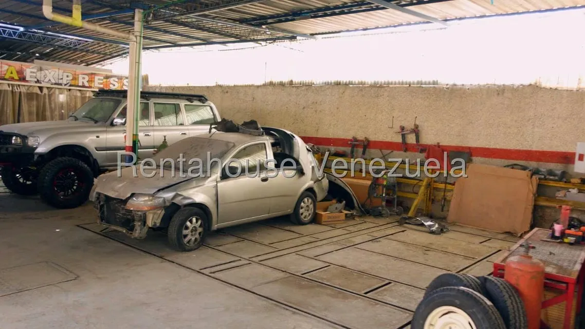 Galpon - Deposito en Venta en El Paraiso, Distrito Metropolitano - 3