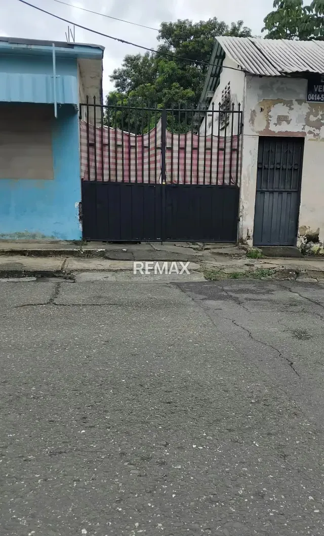 En Venta Casa ubicada en Guanare, Calle 15 entre Carreras 9 y 10, Guanare, Portuguesa, Venezuela - 2