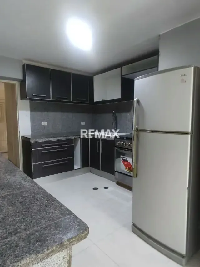 En Alquiler Apartamento en Residencias San Antonio - 3