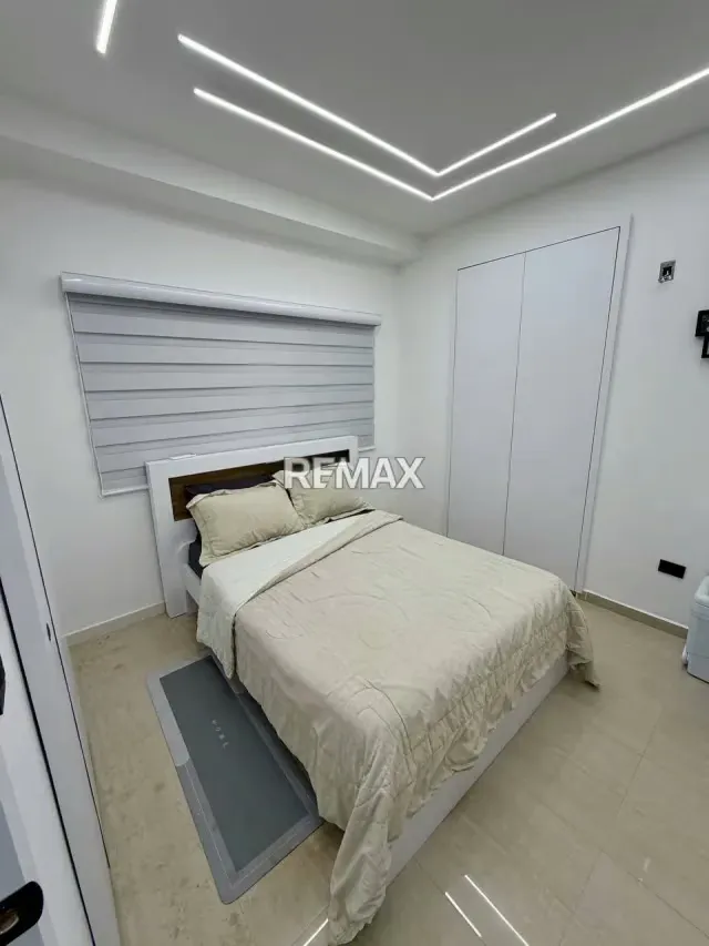 En Venta: Lujoso Apartamento Remodelado con Terraza y Marina Privada en Edificio Puerto Varadero - 8