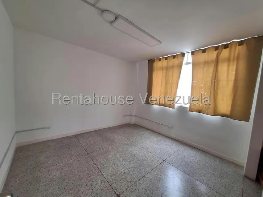 Apartamento (1 Nivel) en Alquiler en Los Palos Grandes, Distrito Metropolitano - 7