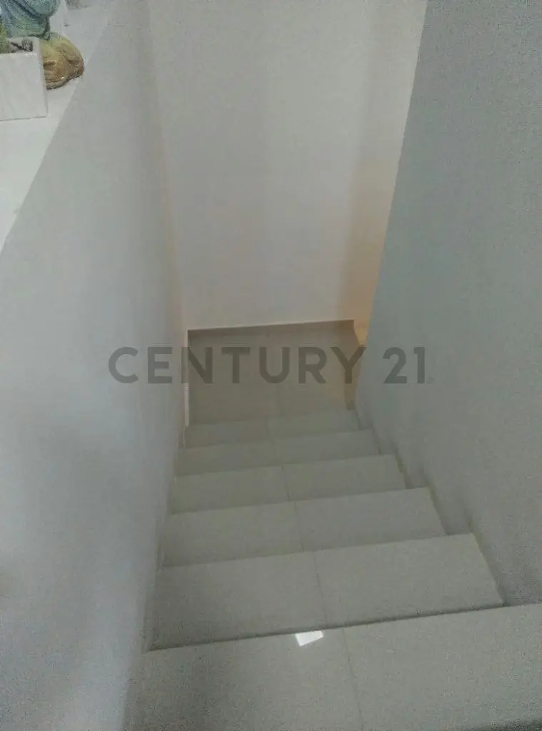 Casa en la Avenida 32 sector Robert Luckert - 12