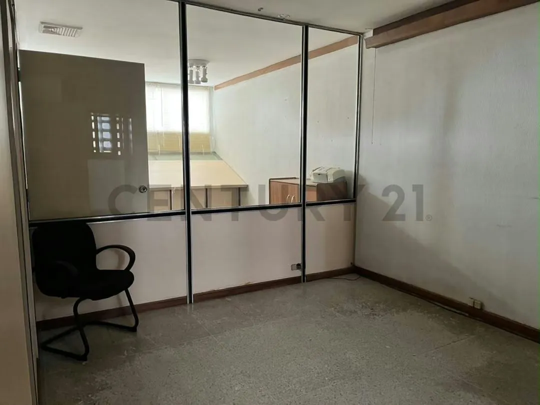 Se Vende Local en Sector Paraíso en Maracaibo - 3