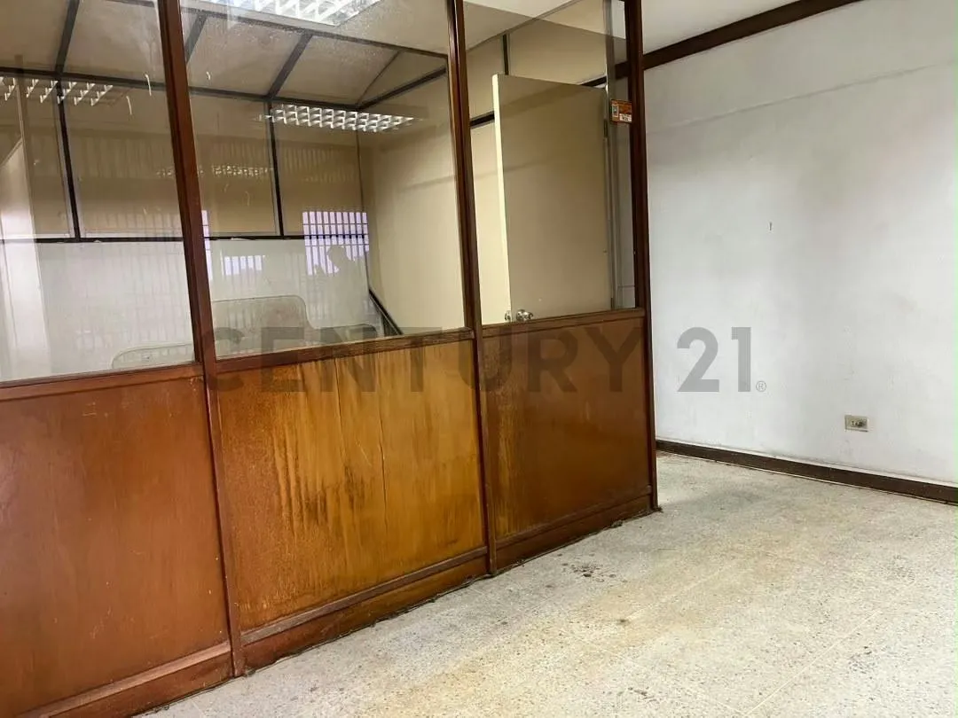 Se Vende Local en Sector Paraíso en Maracaibo - 4