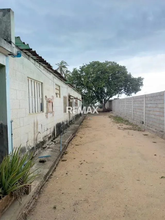 En venta casa en punta de piedra frente a la playa - 4