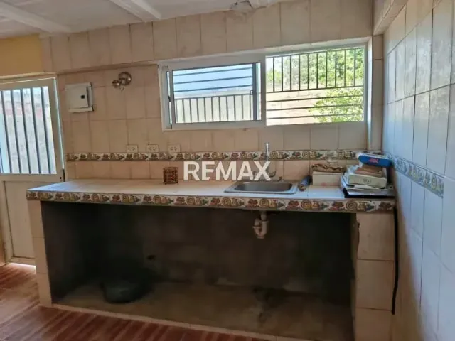 CASA CON 3 APARTAMENTOS, CON ESTILO TRADICIONAL, EN AVENIDA TERRANOVA, SECTOR GENOVES - 7