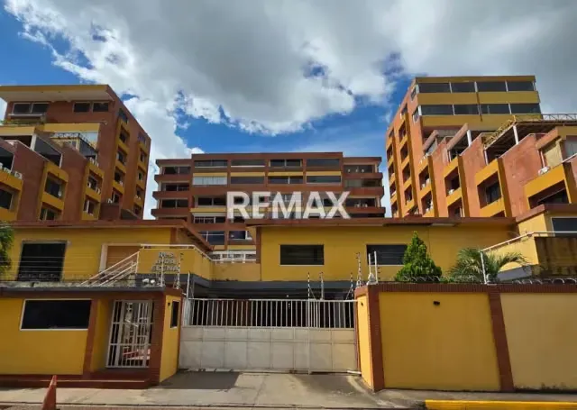Apartamento Duplex, Obra Gris, en Venta en Residencias Aida Elena, Juanico, Maturín, Monagas