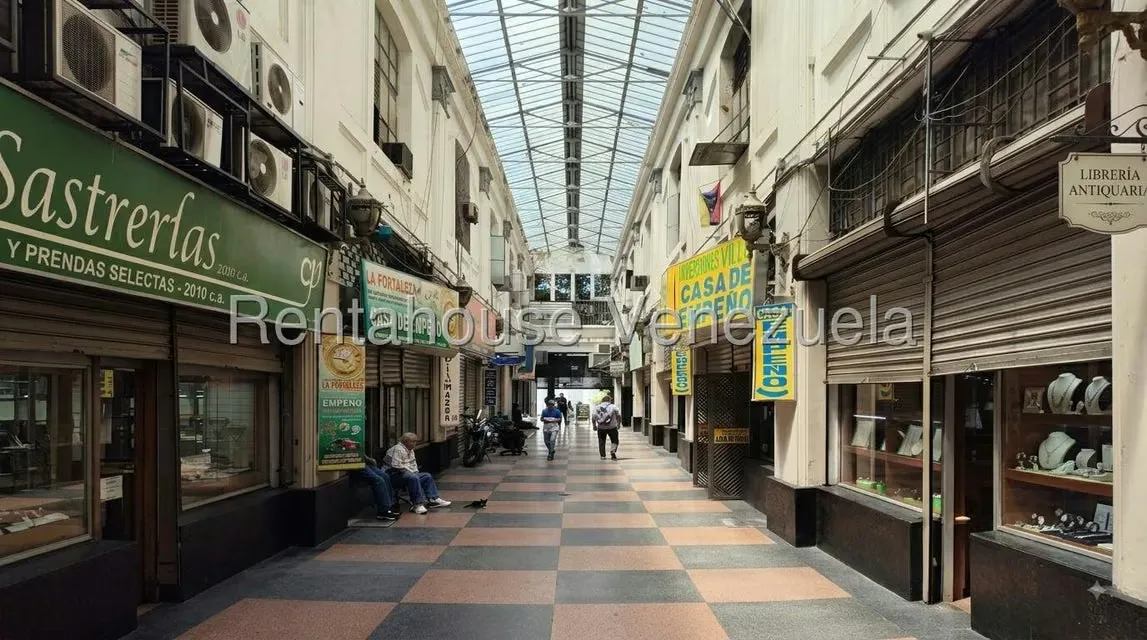 Local Comercial en Venta en Parroquia Catedral, Distrito Metropolitano - 2