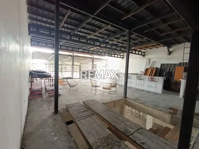 Se alquila exclusivo local comercial con terraza en Urb. La Goajira - Acarigua - 11