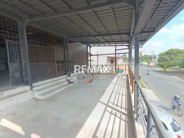 Se alquila exclusivo local comercial con terraza en Urb. La Goajira - Acarigua - 15