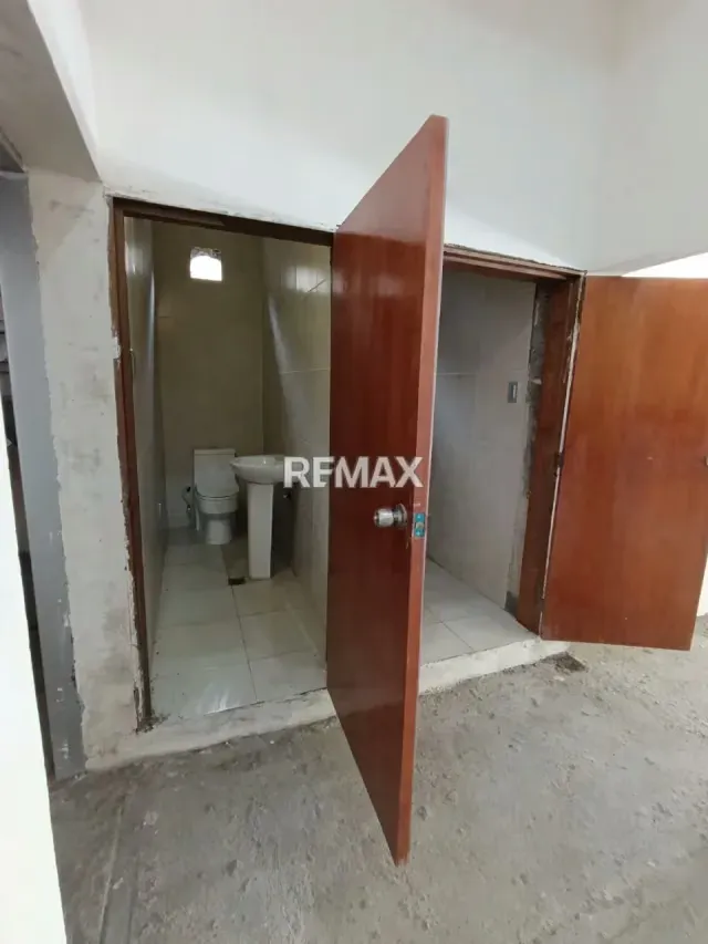 Se alquila exclusivo local comercial con terraza en Urb. La Goajira - Acarigua - 16