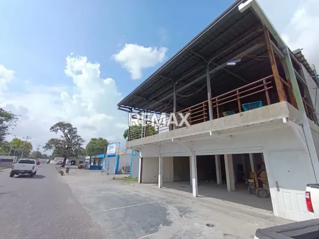 Se alquila exclusivo local comercial con terraza en Urb. La Goajira - Acarigua - 2