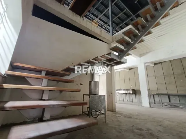 Se alquila exclusivo local comercial con terraza en Urb. La Goajira - Acarigua - 5