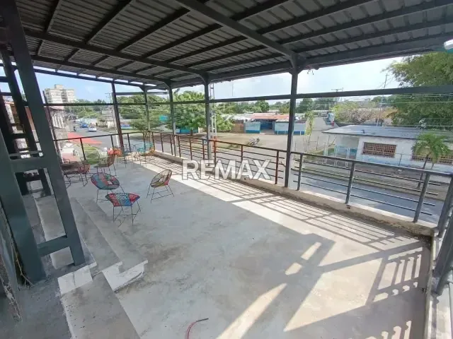 Se alquila exclusivo local comercial con terraza en Urb. La Goajira - Acarigua - 10