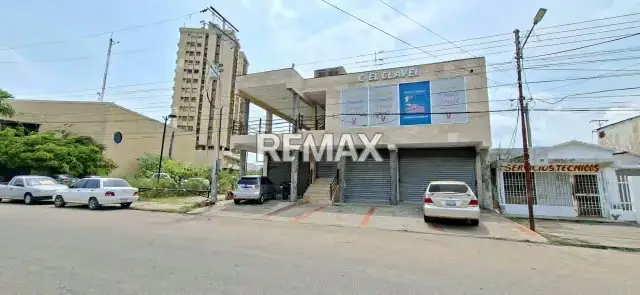 Local Centro Comercial el Clavel