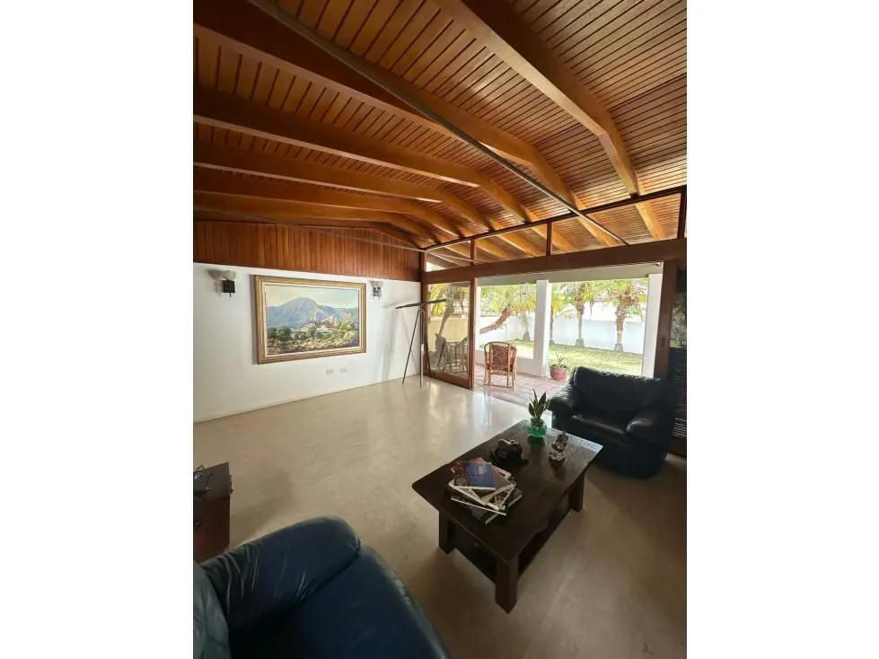 Vendo casa c/ jardín en calle cerrada 447m2 Caurimare 4834 - 4