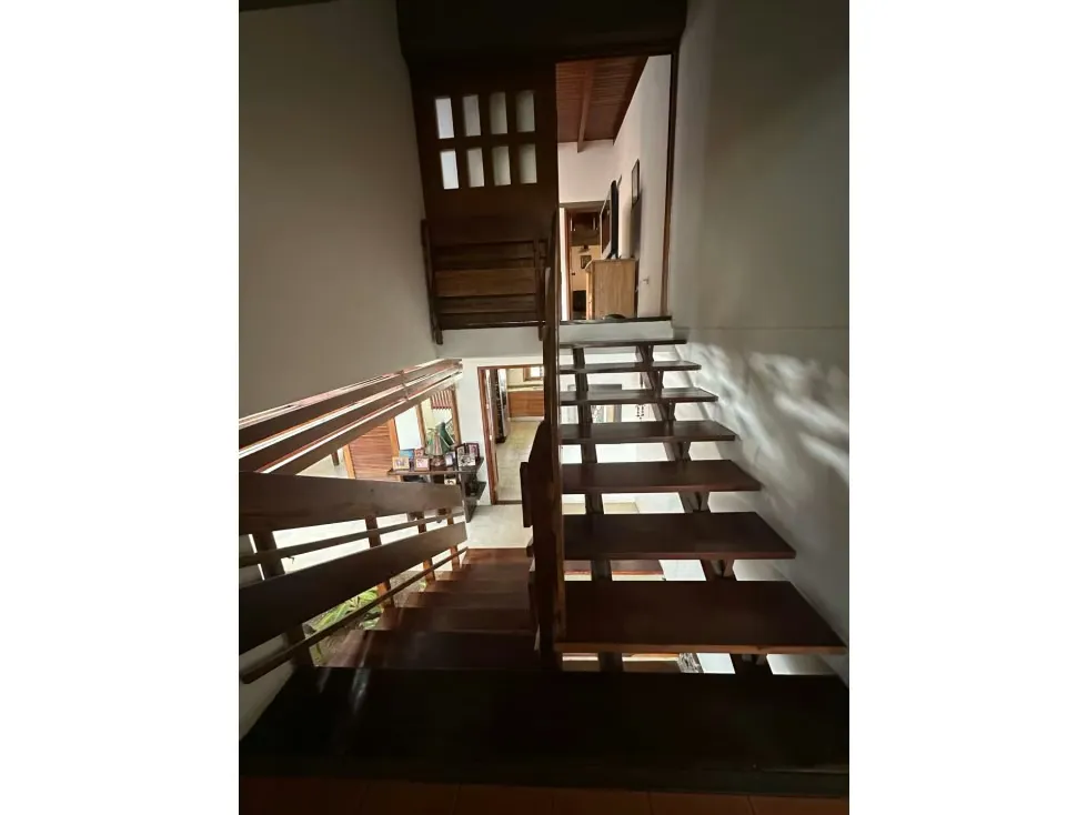 Vendo casa c/ jardín en calle cerrada 447m2 Caurimare 4834 - 6