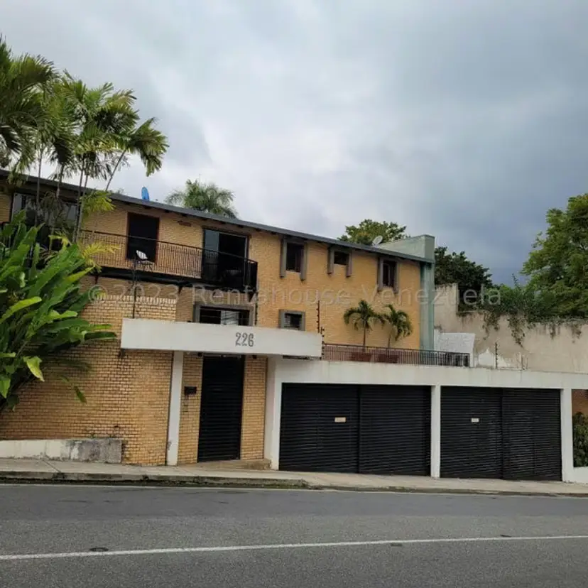 Casa (Multipes Niveles) en Venta en Cumbres de Curumo, Distrito Metropolitano