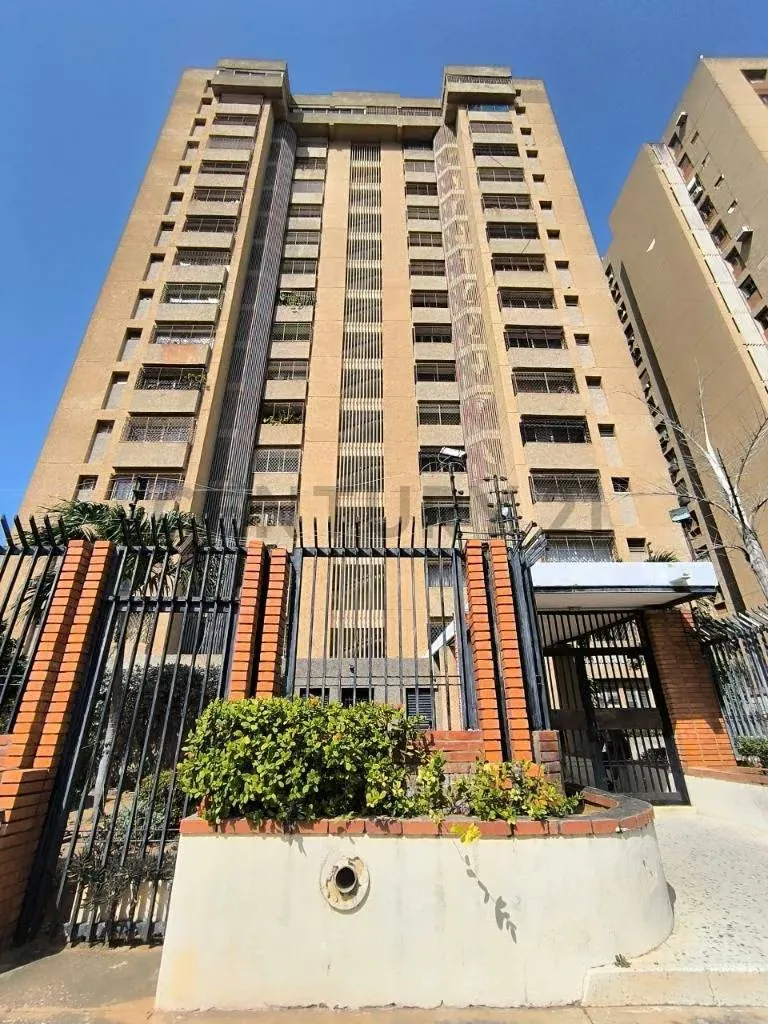 Se Alquila Apartamento Piso Alto en el C R La Pecera, Los Olivos , Maracaibo